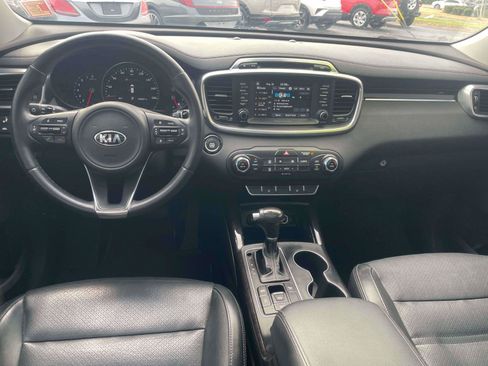 Used 2018 Kia Sorento EX w/ EX Advanced Touring Package AWD/4WD image 16