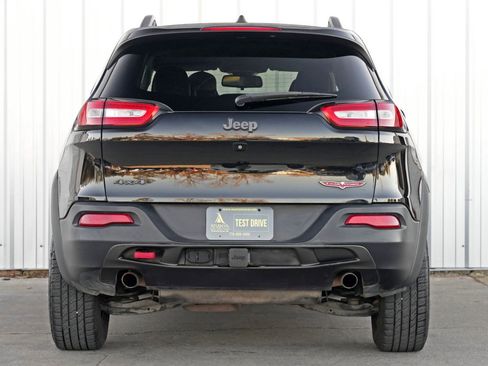 Used 2017 Jeep Cherokee Trailhawk w/ Cold Weather Group image 10