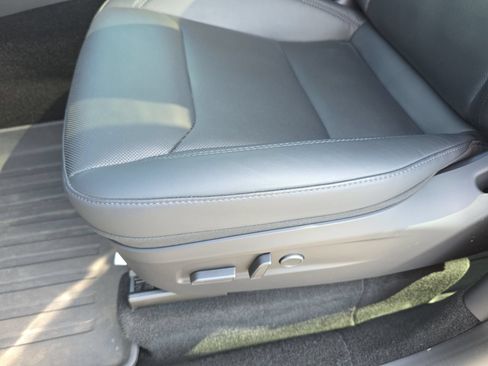Used 2026 Tesla Model Y 2WD image 27