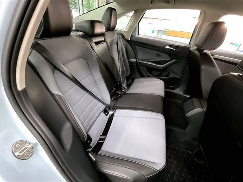 Used 2025 Volkswagen Jetta SE w/ Black Wheel Package image 28