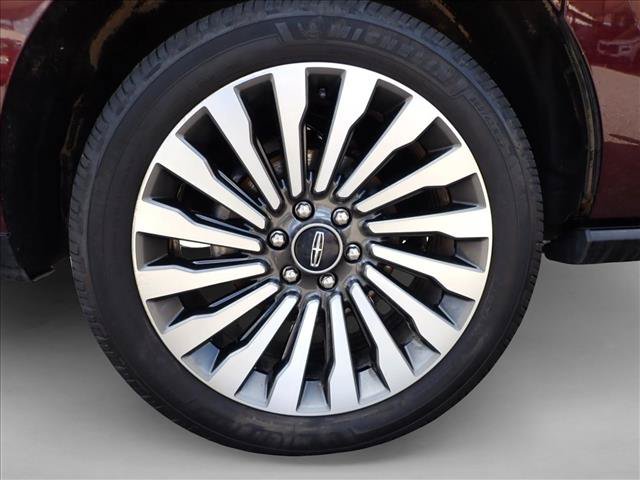 Used 2021 Lincoln Navigator L Reserve w/ Luxury Package AWD/4WD image 7