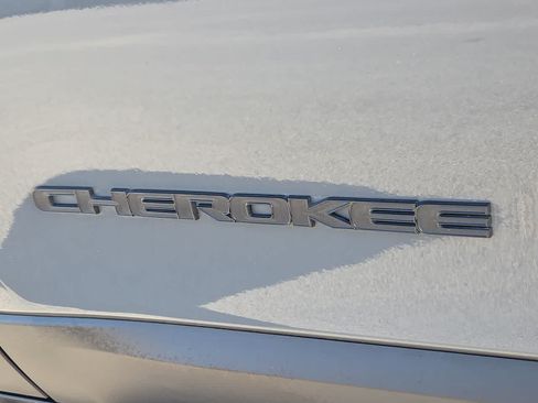 Used 2023 Jeep Cherokee Altitude Lux w/ Lux Elite Package AWD/4WD image 11