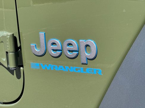 Used 2023 Jeep Wrangler Unlimited AWD/4WD image 38