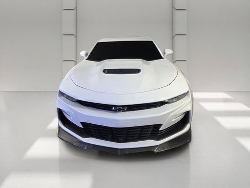 Used 2020 Chevrolet Camaro SS RWD image 3