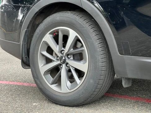 Used 2019 Kia Sorento EX AWD/4WD image 2