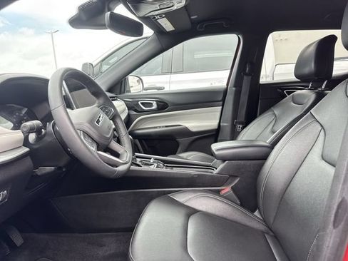 Used 2025 Jeep Compass Limited AWD/4WD image 13
