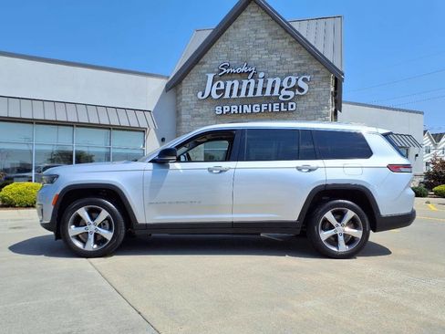 Used 2022 Jeep Grand Cherokee L Limited AWD/4WD image 1