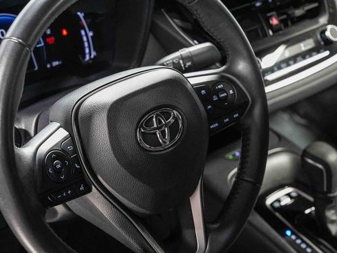 Certified 2025 Toyota Corolla SE w/ SE Premium Package FWD image 21