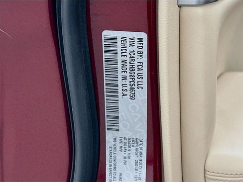 Used 2023 Jeep Grand Cherokee Limited w/ Luxury Tech Group II image 12