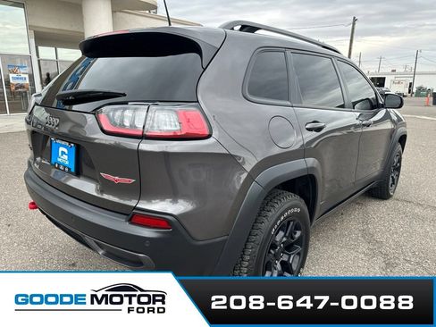 Used 2021 Jeep Cherokee Trailhawk AWD/4WD image 12