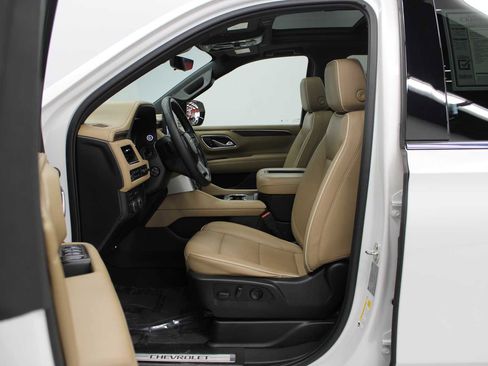 Used 2023 Chevrolet Tahoe Premier AWD/4WD image 6