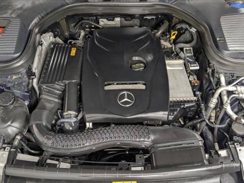 Used 2017 Mercedes-Benz GLC 300 4MATIC image 32