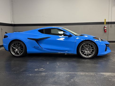 Used 2024 Chevrolet Corvette Z06 image 5