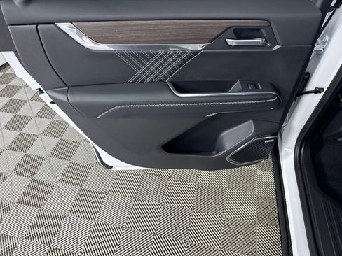 New 2026 GMC Acadia Denali w/ Super Cruise Package image 22