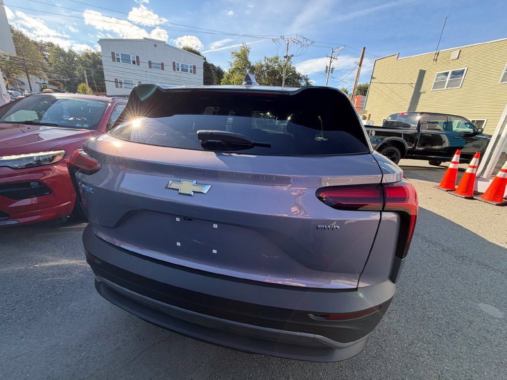 Used 2024 Chevrolet Blazer EV LT AWD/4WD image 4
