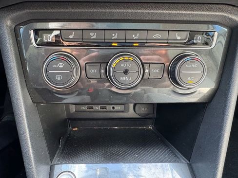 Used 2019 Volkswagen Tiguan SE w/ Panoramic Sunroof Package image 15