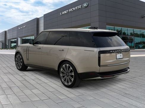 Used 2024 Land Rover Range Rover Long Wheelbase SE AWD/4WD image 3