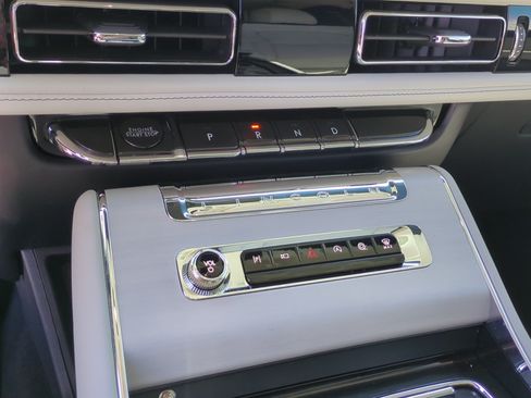 Used 2025 Lincoln Aviator Reserve w/ Illumination Package AWD/4WD image 24