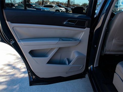 Used 2019 Volkswagen Atlas SE w/ Towing Package image 36