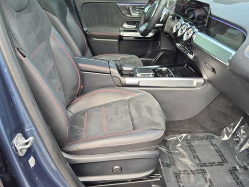 Used 2023 Mercedes-Benz GLB 250 image 24