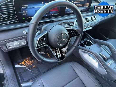 Used 2025 Mercedes-Benz GLS 450 4MATIC image 4