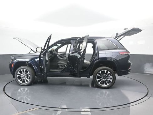 Used 2024 Jeep Grand Cherokee Overland w/ Luxury Tech Group IV image 81