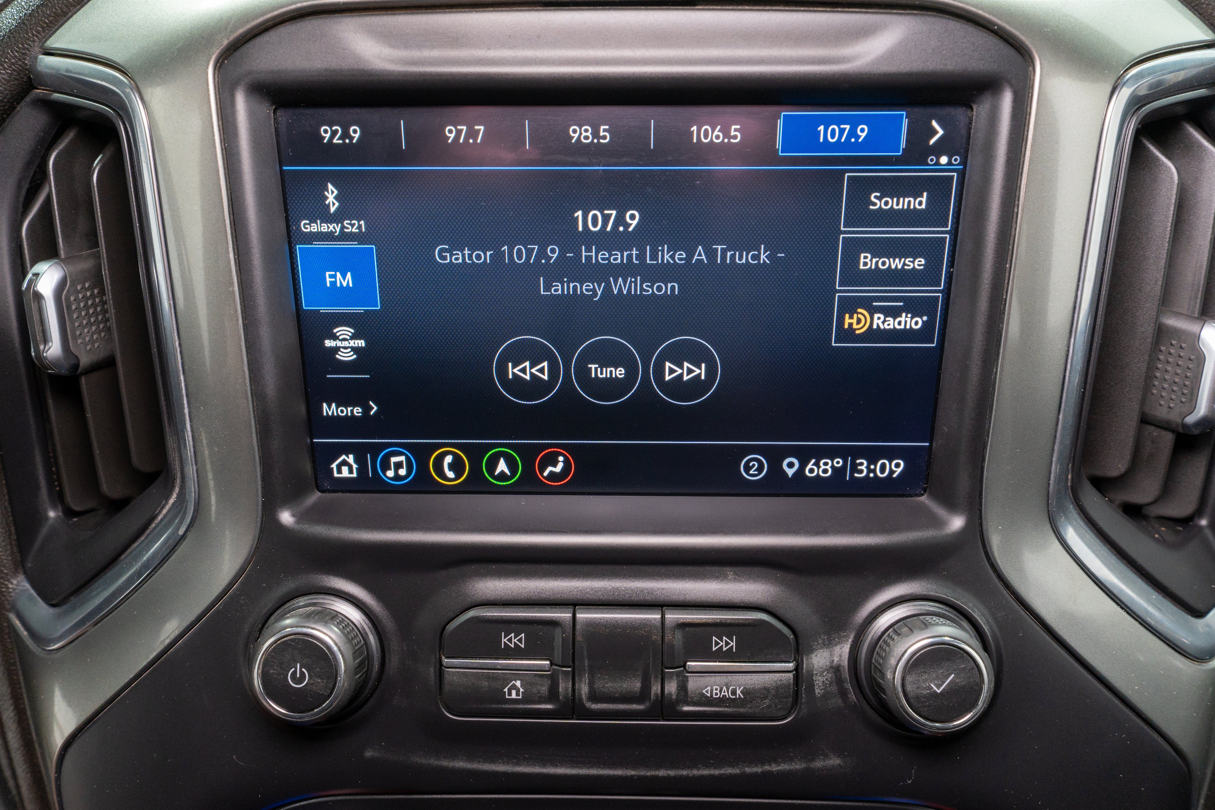Used 2020 Chevrolet Silverado 2500 LTZ w/ Technology Package AWD/4WD image 20