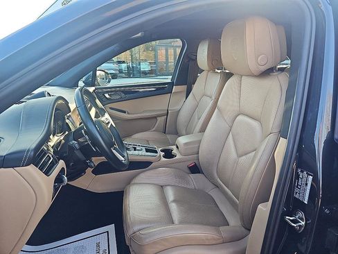Used 2021 Porsche Macan image 16