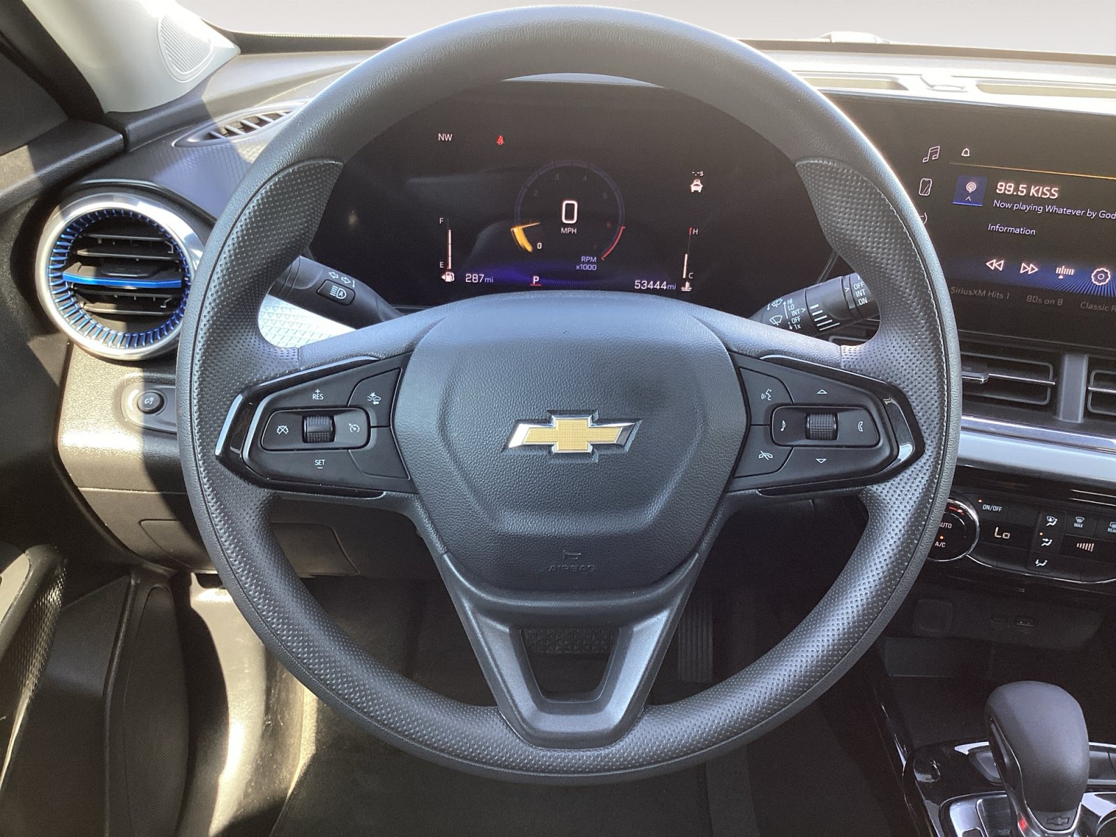 Used 2025 Chevrolet Trax LT FWD image 17