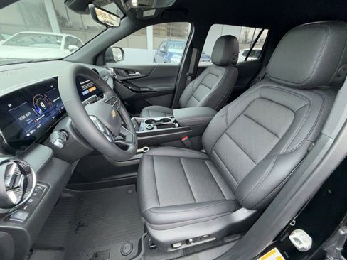 New 2026 Chevrolet Equinox LT w/ Convenience Package II image 13
