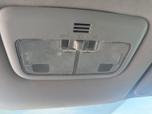 Used 2014 Toyota Corolla S image 28