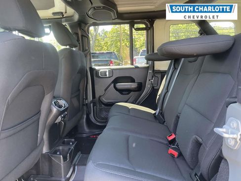 Used 2018 Jeep Wrangler Unlimited Sport S AWD/4WD image 2