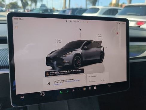Used 2022 Tesla Model Y Performance image 12