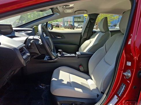 Used 2024 Toyota Prius XLE FWD image 15