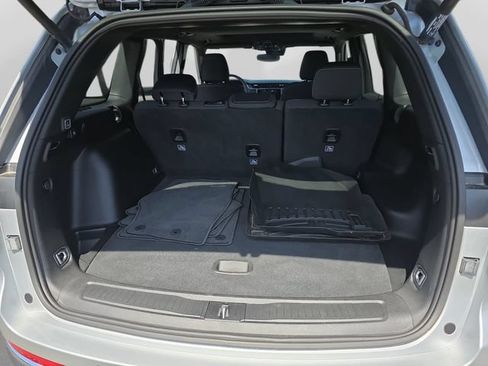 Used 2024 Jeep Grand Cherokee Laredo X w/ Luxury Tech Group I RWD image 29