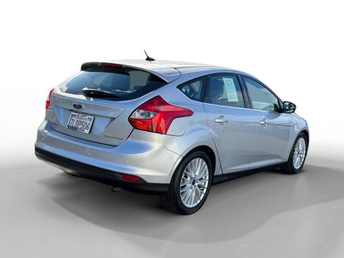 Used 2014 Ford Focus Titanium FWD image 5