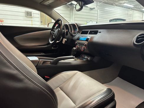 Used 2010 Chevrolet Camaro LT RWD image 23