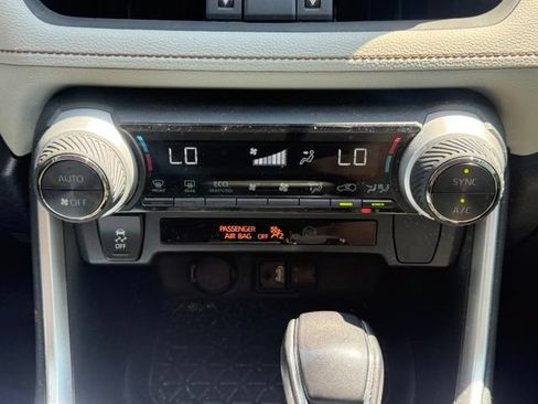 Used 2019 Toyota RAV4 XLE Premium FWD image 26