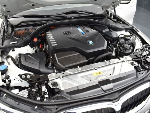 Used 2021 BMW 330e 330e iPerformance w/ Convenience Package image 28