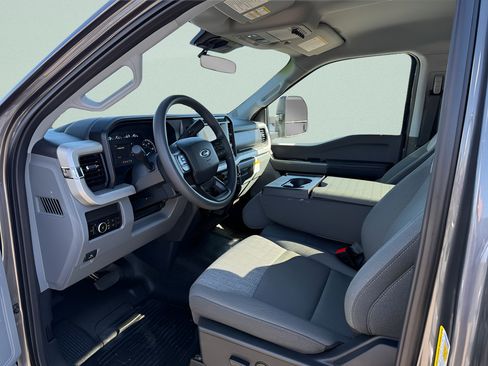 Used 2026 Ford F350 XLT w/ FX4 Off-Road Package AWD/4WD image 4