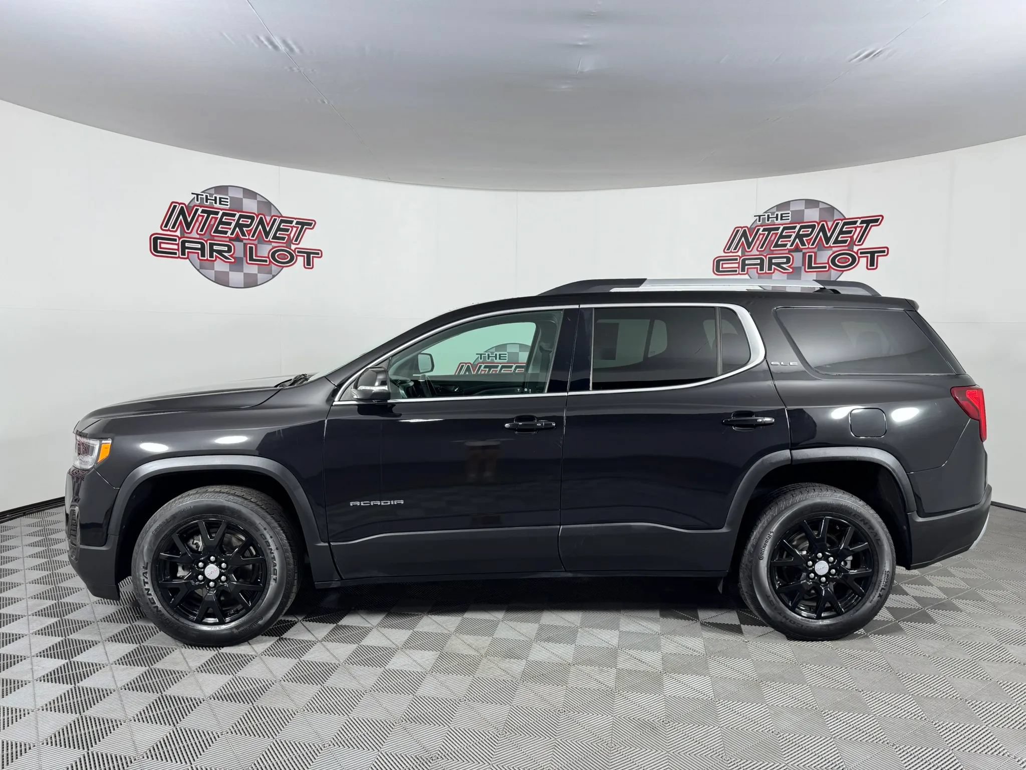 Used 2023 GMC Acadia SLE w/ Driver Convenience Package AWD/4WD image 4