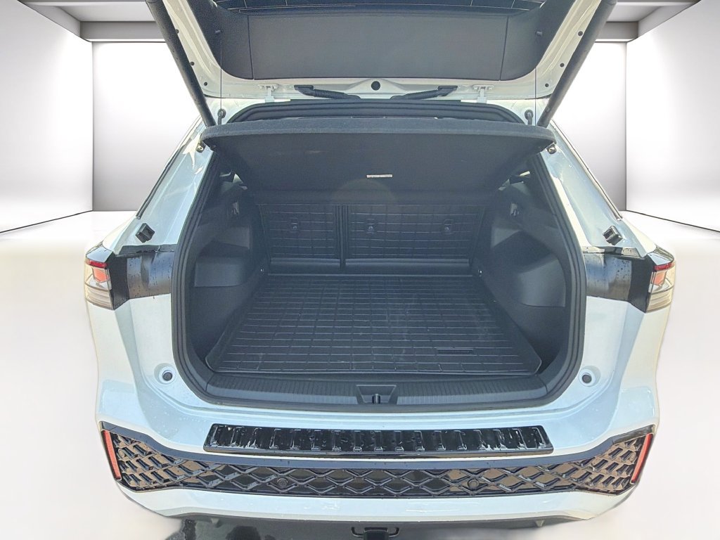 Used 2026 Volkswagen Tiguan SEL R-Line AWD/4WD image 31