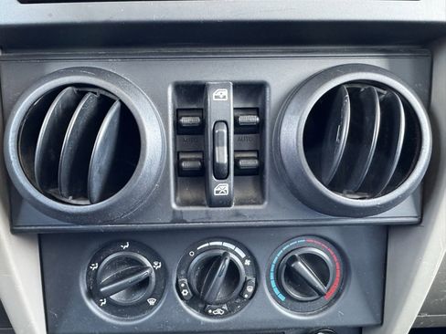 Used 2007 Jeep Wrangler Unlimited Sahara w/ Trailer Tow Group image 9