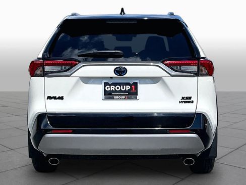 Used 2022 Toyota RAV4 XSE AWD/4WD image 5
