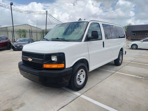 Used 2017 Chevrolet Express 2500 LS image 1
