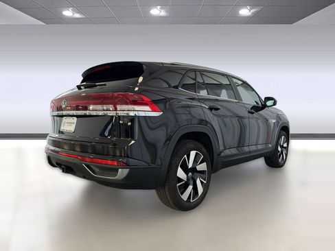 Used 2025 Volkswagen Atlas Cross Sport SE image 9