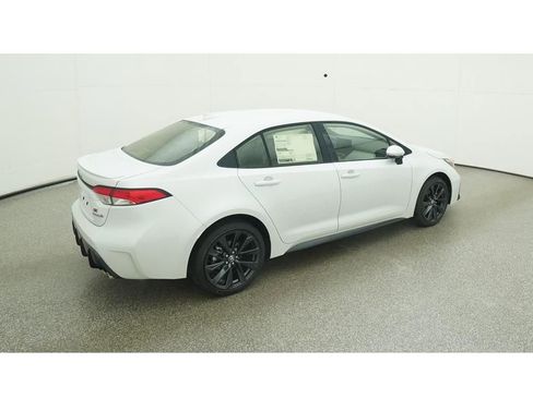 Used 2024 Toyota Corolla SE image 10