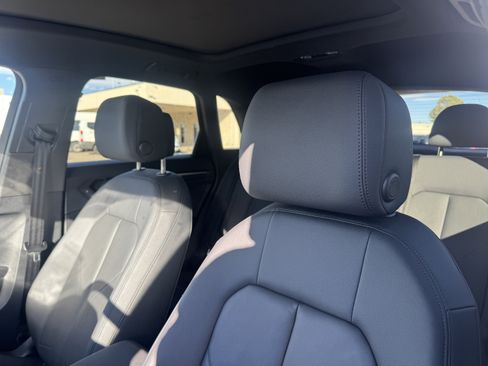 Used 2023 Audi Q3 2.0T Premium w/ Convenience Package image 14