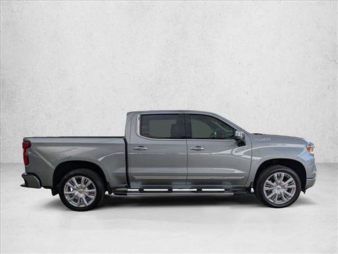 Used 2024 Chevrolet Silverado 1500 High Country w/ High Country Premium Package AWD/4WD image 4