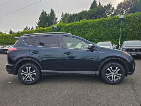 Used 2018 Toyota RAV4 LE w/ All Weather Liner Package AWD/4WD image 8